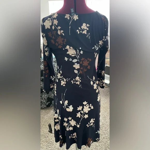 Navy blue floral dress size medium - Picture 2 of 2